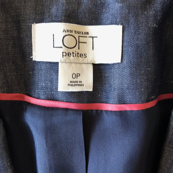 Ann Taylor Blazer, SIze 0 Petite - Picture 3 of 5
